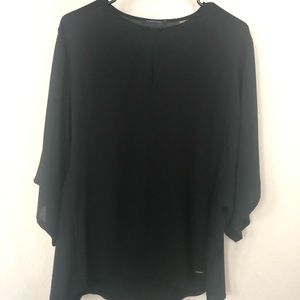 Flowy black top